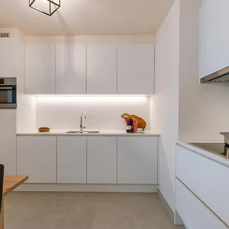 Apartment Huswell - Bright Only 5 Minutes From The *