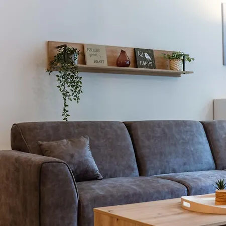 Apartment Huswell - Bright Only 5 Minutes From The *